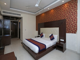 Qcent Gurgaon by OYO Rooms