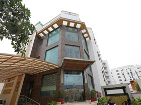 Qcent Gurgaon by OYO Rooms