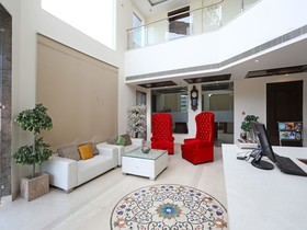 Qcent Gurgaon by OYO Rooms