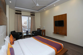 Qcent Gurgaon by OYO Rooms