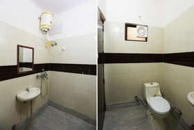 Royal Guest House by OYO Rooms