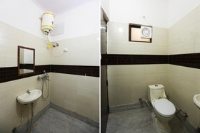 Royal Guest House by OYO Rooms