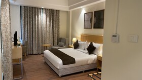 Saltstayz Select - Galleria Market & Golf Course Road