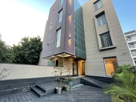 Saltstayz Select - Galleria Market & Golf Course Road