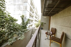 Saltstayz Select - Galleria Market & Golf Course Road