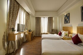 Saltstayz Select - Galleria Market & Golf Course Road