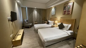 Saltstayz Select - Galleria Market & Golf Course Road