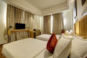 Saltstayz Select - Galleria Market & Golf Course Road