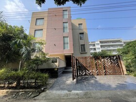 Saltstayz Select - Galleria Market & Golf Course Road