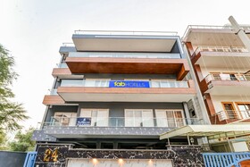 Skylight Inn by FabHotel