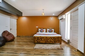 Skylight Inn by FabHotel