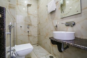 Skylight Inn by FabHotel