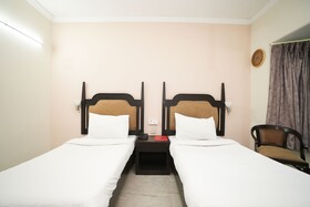 StayWell Hotels & Homes