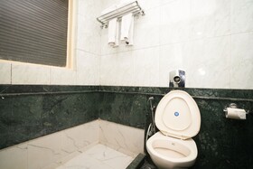 StayWell Hotels & Homes