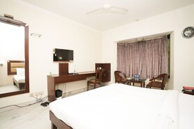 StayWell Hotels & Homes