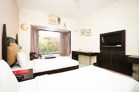 StayWell Hotels & Homes