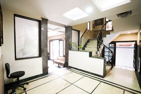 StayWell Hotels & Homes