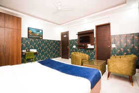 Tanvi Premium by Fabhotel