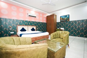 Tanvi Premium by Fabhotel
