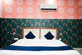 Tanvi Premium by Fabhotel