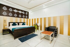Tanvi Premium by Fabhotel