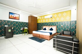 Tanvi Premium by Fabhotel