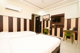 Tanvi Premium by Fabhotel
