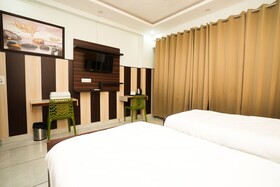 Tanvi Premium by Fabhotel