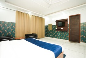 Tanvi Premium by Fabhotel