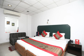 The Divine Inn By OYO Rooms