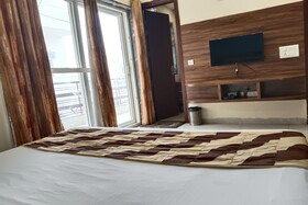 The Indian Hotel & Kitchen