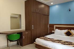 The Indian Hotel & Kitchen