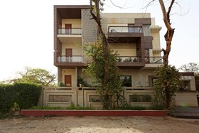The Motif by OYO Rooms