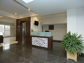 Vivi International By OYO Rooms