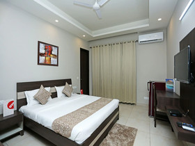 Vivi International By OYO Rooms