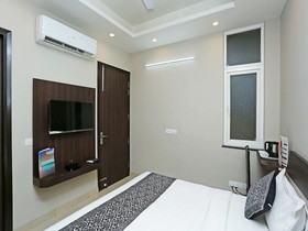 Vivi International By OYO Rooms