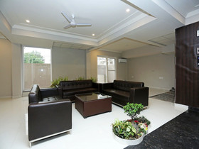 Vivi International By OYO Rooms