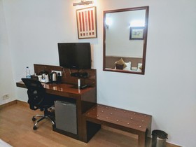 Hotel Windsor Castle Cyber City