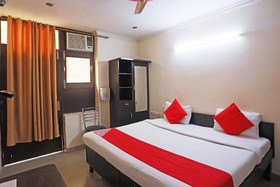 Hotel Lotus by OYO