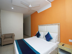 Hotel The RTS by OYO  Rooms