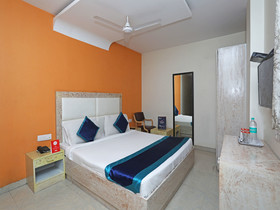 Hotel The RTS by OYO  Rooms