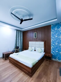 Roomshala Hotel RTS