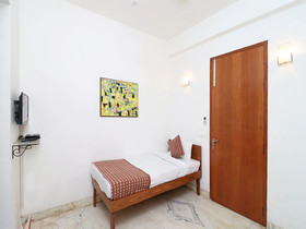 Urusvati Art And Habitat Centre By OYO Rooms