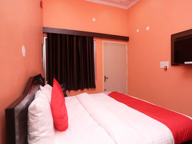 Yadav Hotel By OYO Rooms