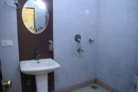 Airport Hotel Golden Jindal