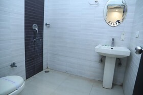 Airport Hotel Golden Jindal