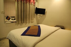 Airport Hotel Golden Jindal