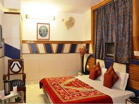 Anoop Hotel