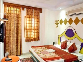 Anoop Hotel