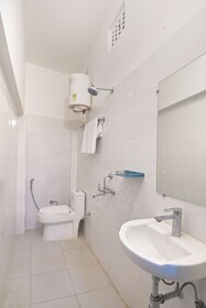 Chowdhry Tourist Lodge Paharganj Ndls